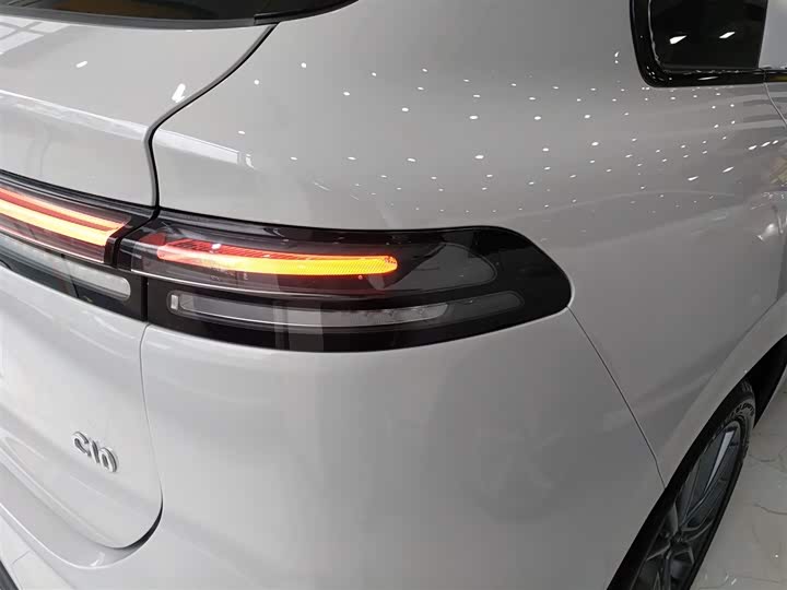 Фото 8 - Leapmotor C10