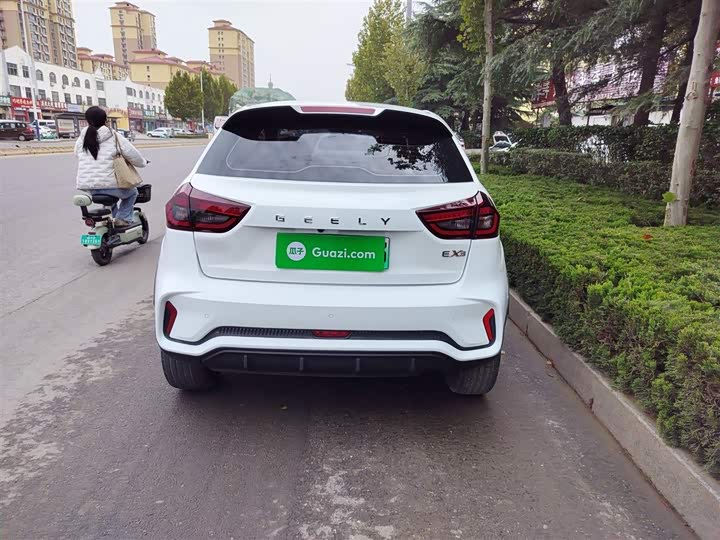 Фото 5 - Geely Geometry EX3