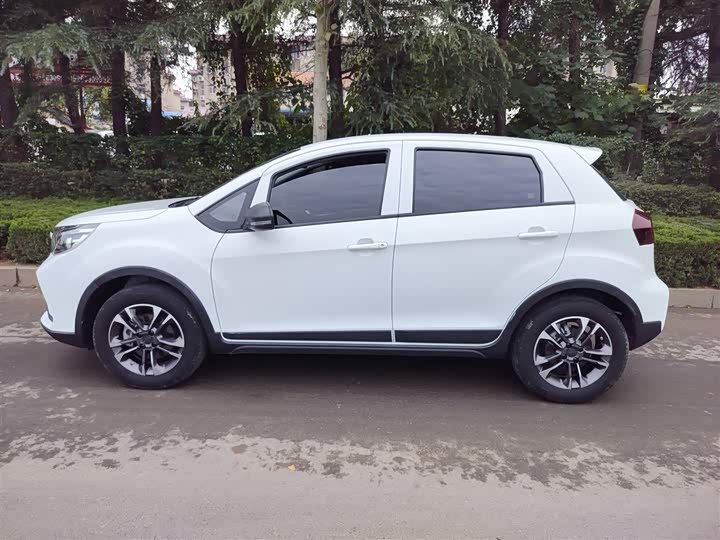 Фото 7 - Geely Geometry EX3