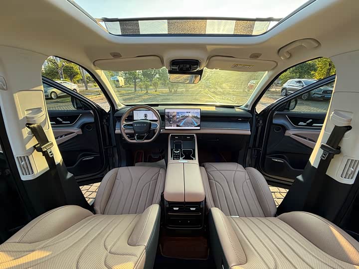 Фото 27 - Chery Tiggo 8L