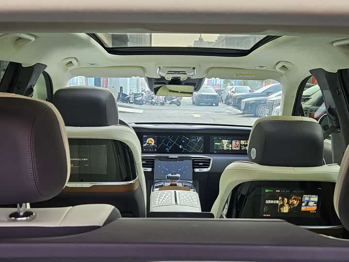 Фото 9 - Hongqi E-HS9