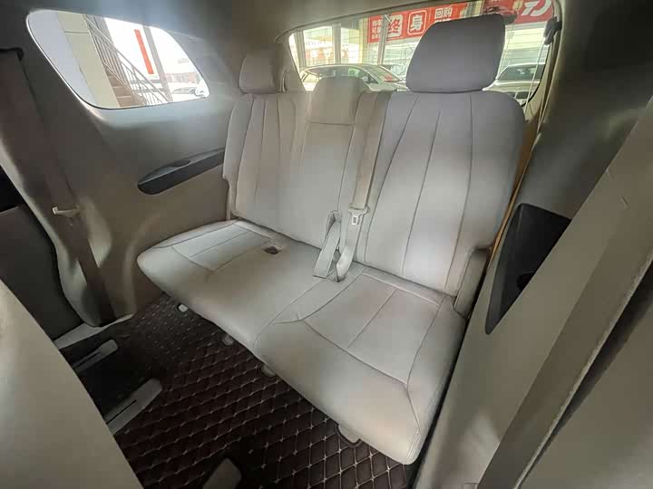 Фото 17 - Buick GL8 ES