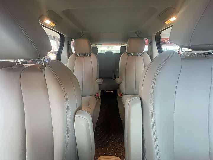 Фото 19 - Buick GL8 ES