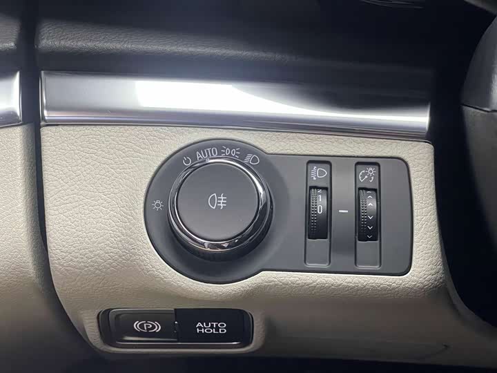 Фото 26 - Buick GL8 ES