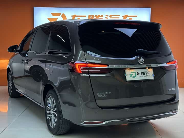 Фото 8 - Buick GL8 ES