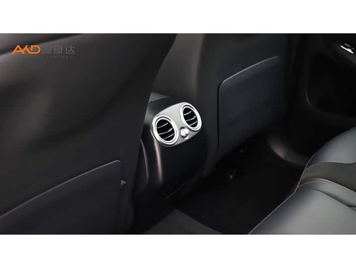 Фото 9 - Mercedes-Benz GLC-Class AMG