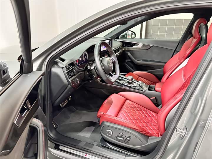 Фото 10 - Audi S4