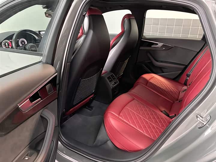 Фото 11 - Audi S4