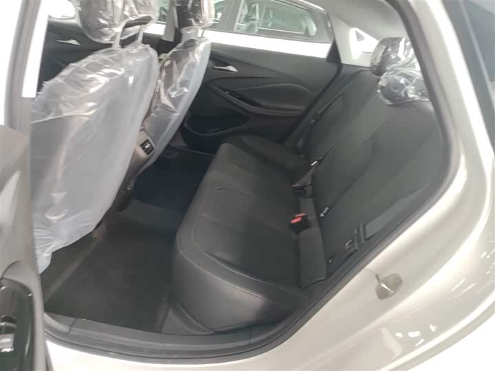 Фото 17 - Buick Verano