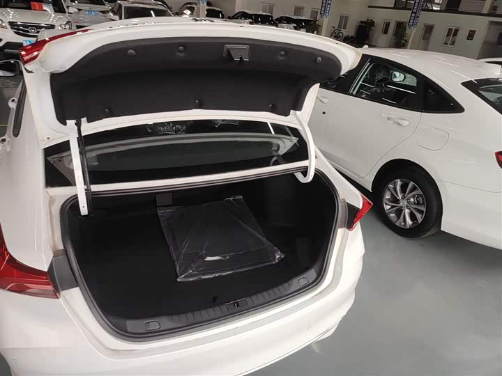 Фото 19 - Buick Verano