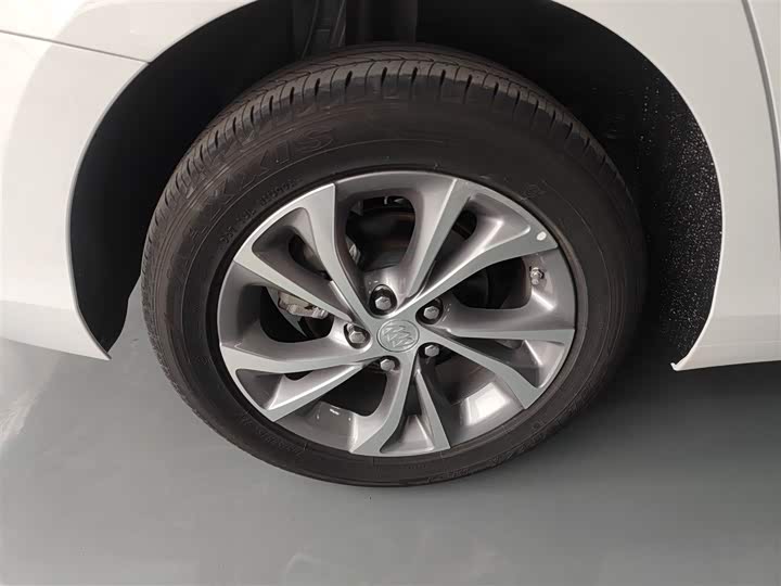 Фото 26 - Buick Verano