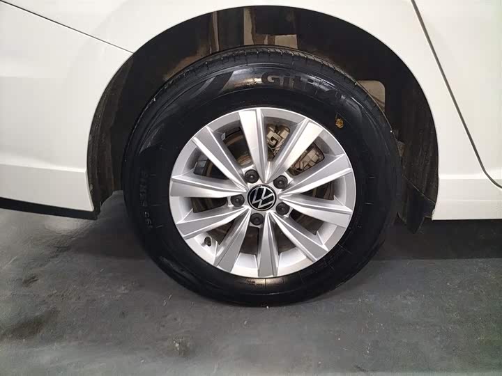 Фото 26 - Volkswagen Lavida