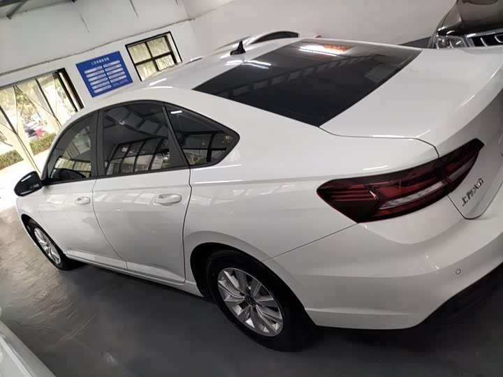 Фото 5 - Volkswagen Lavida