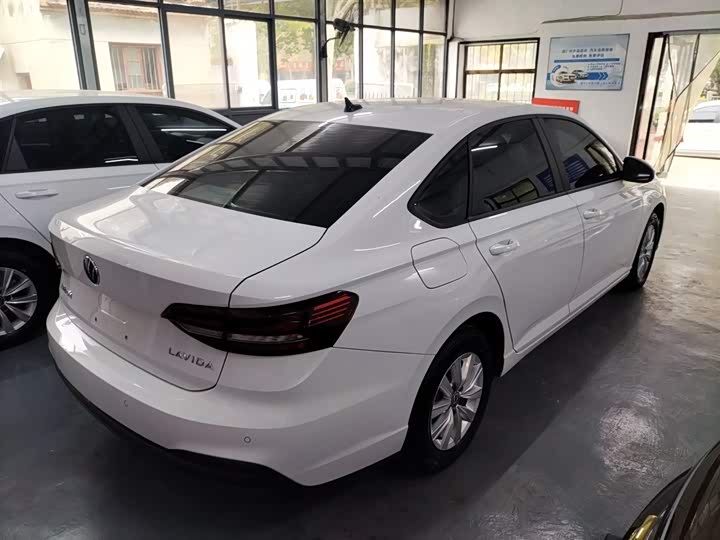 Фото 7 - Volkswagen Lavida