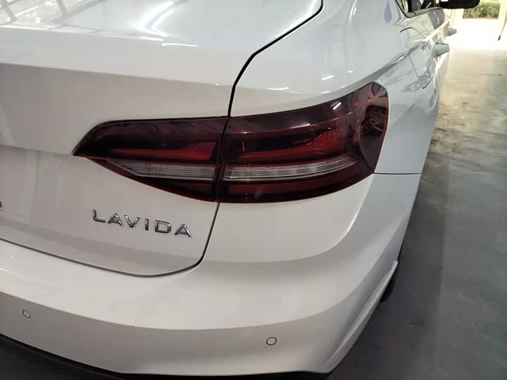 Фото 8 - Volkswagen Lavida