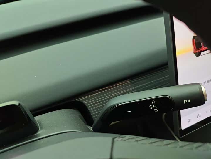 Фото 16 - Nio Onvo L60