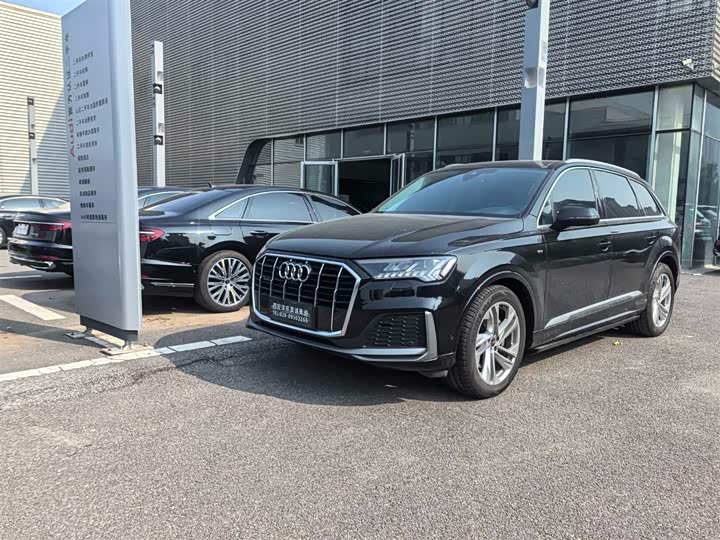 Фото 1 - Audi Q7