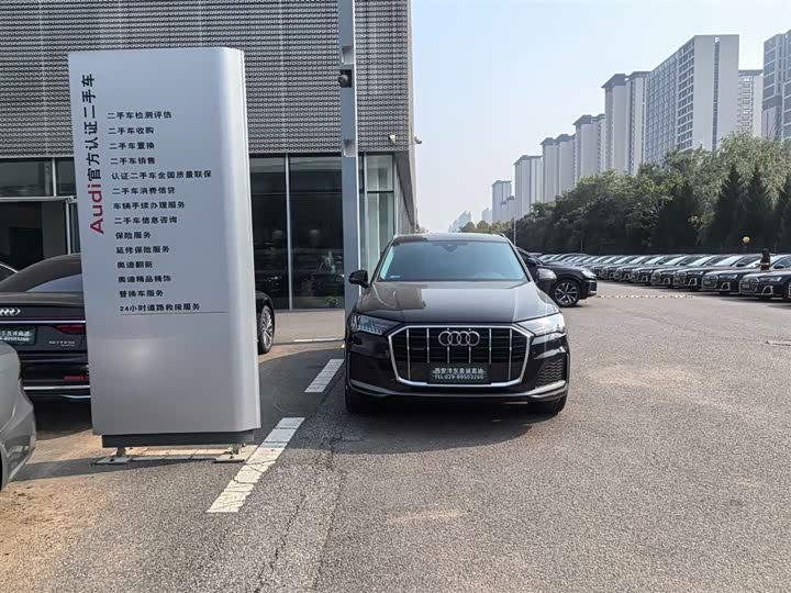 Фото 2 - Audi Q7