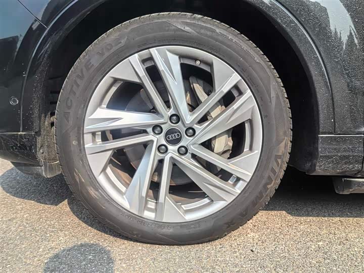 Фото 3 - Audi Q7