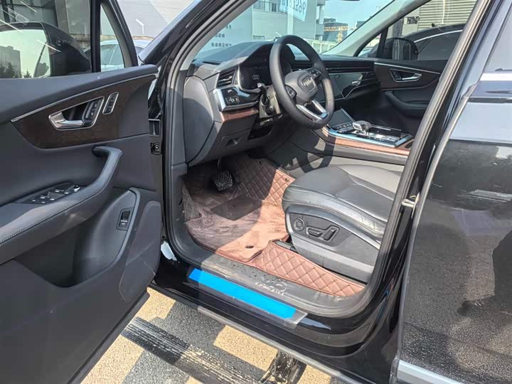 Фото 4 - Audi Q7