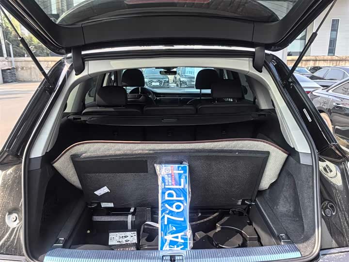 Фото 6 - Audi Q7