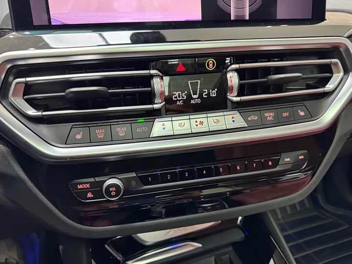 Фото 16 - BMW X3