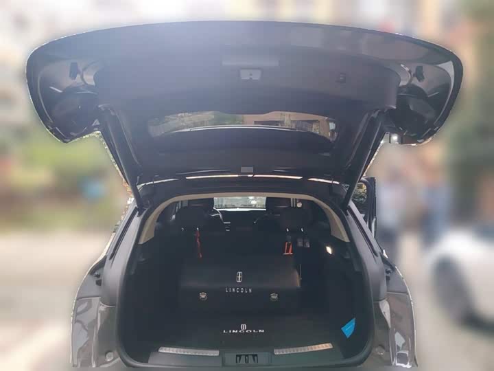 Фото 10 - Lincoln Corsair