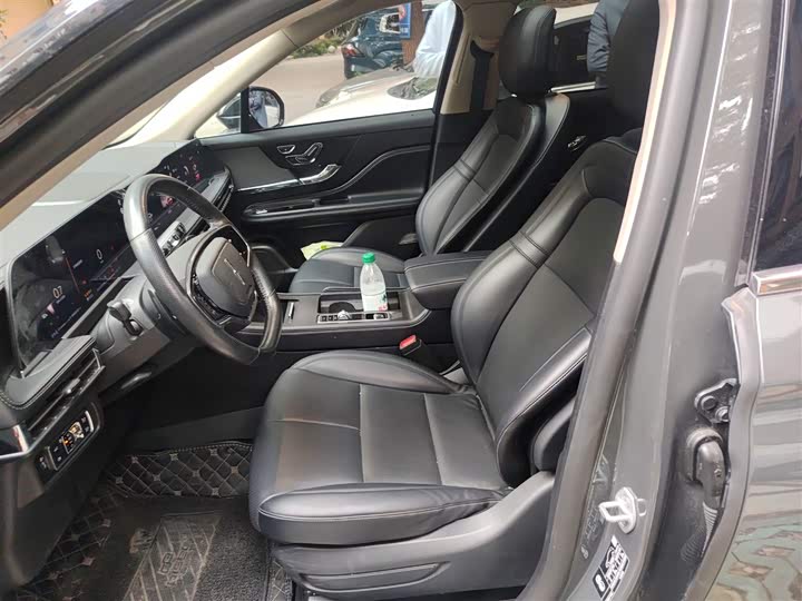 Фото 8 - Lincoln Corsair