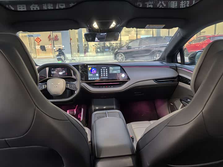 Фото 12 - Hongqi EH7