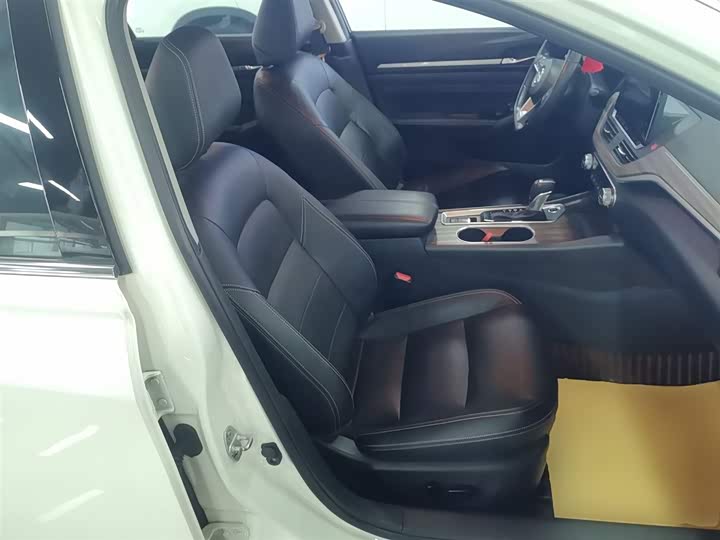 Фото 25 - Nissan Teana