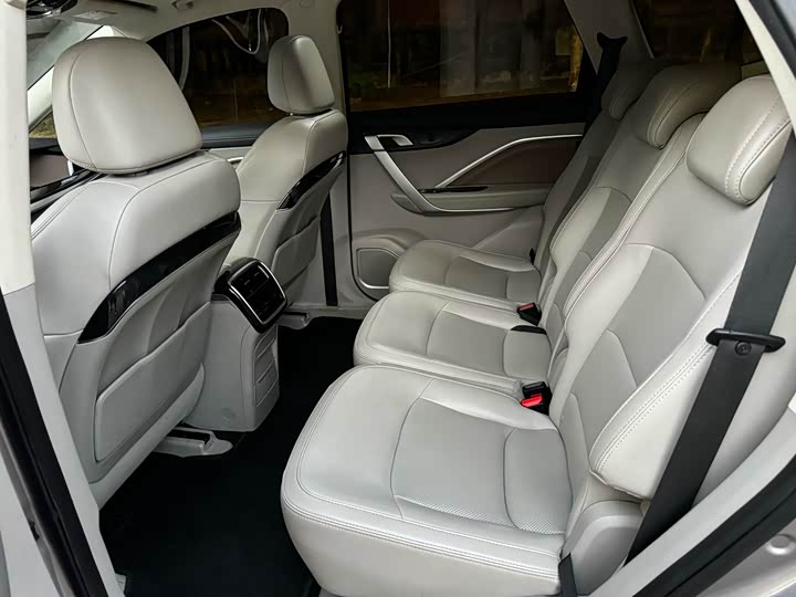 Фото 11 - Geely Jiaji Hybrid