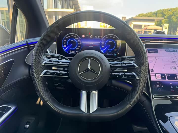 Фото 10 - Mercedes-Benz EQE