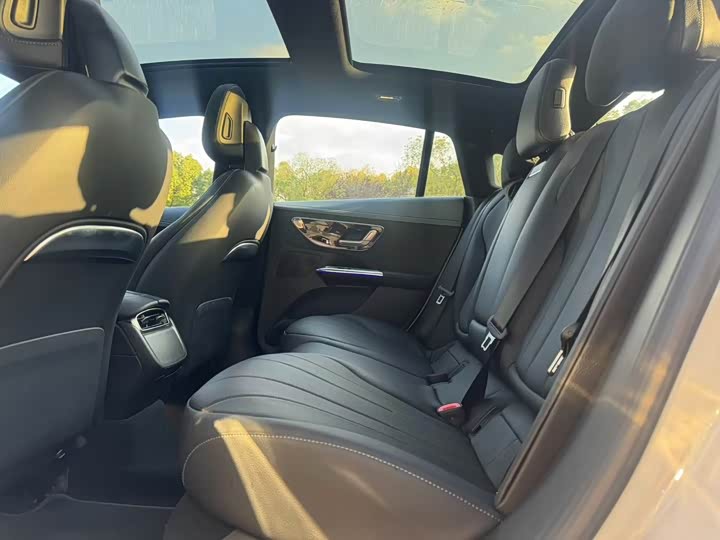 Фото 12 - Mercedes-Benz EQE