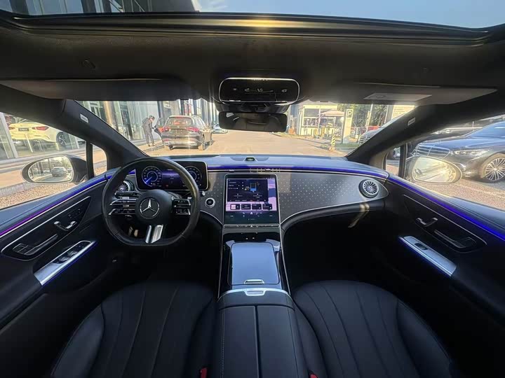 Фото 13 - Mercedes-Benz EQE