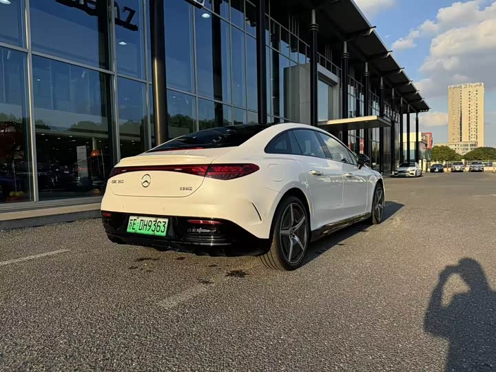 Фото 6 - Mercedes-Benz EQE