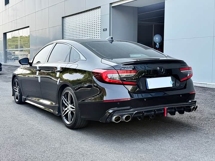 Фото 13 - Honda Accord