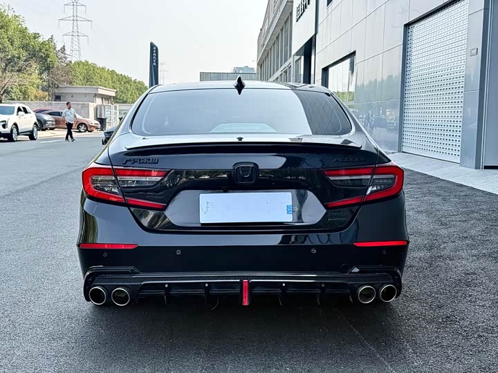 Фото 14 - Honda Accord