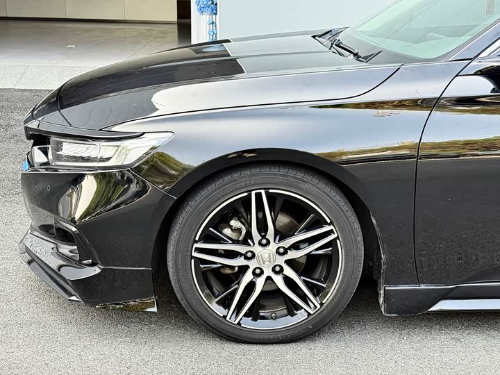 Фото 16 - Honda Accord