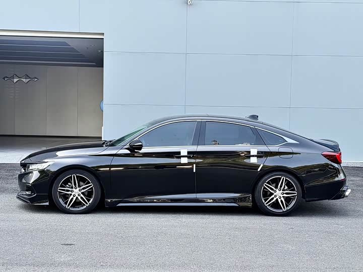 Фото 4 - Honda Accord