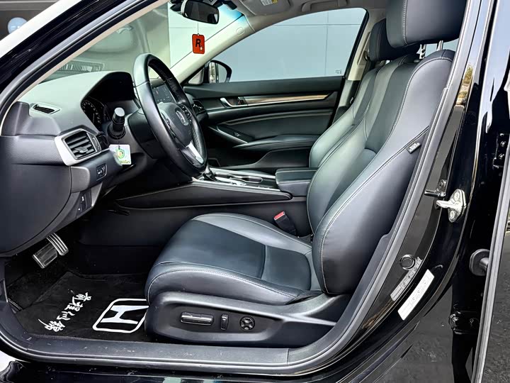 Фото 5 - Honda Accord