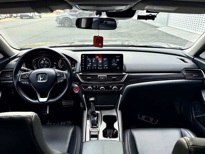 Фото 7 - Honda Accord