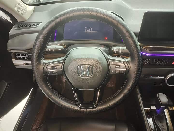 Фото 11 - Honda Accord