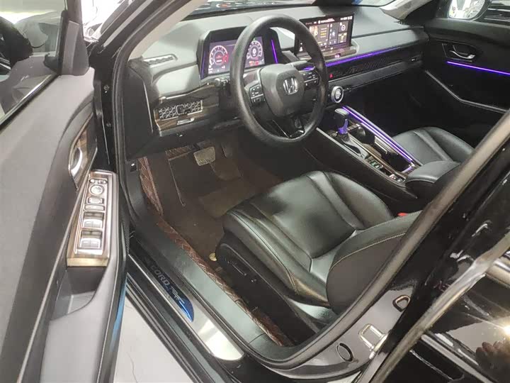 Фото 16 - Honda Accord