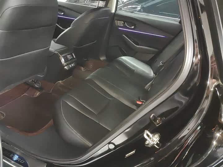 Фото 17 - Honda Accord