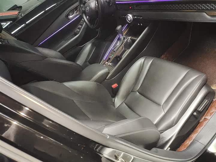 Фото 25 - Honda Accord