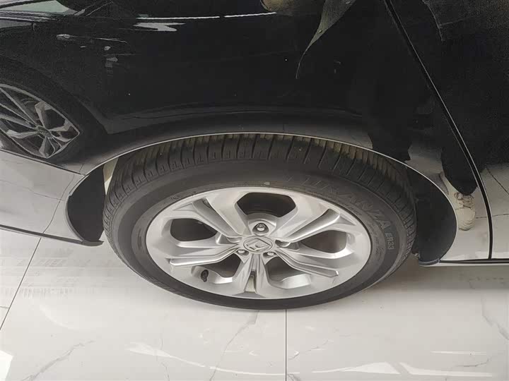 Фото 26 - Honda Accord