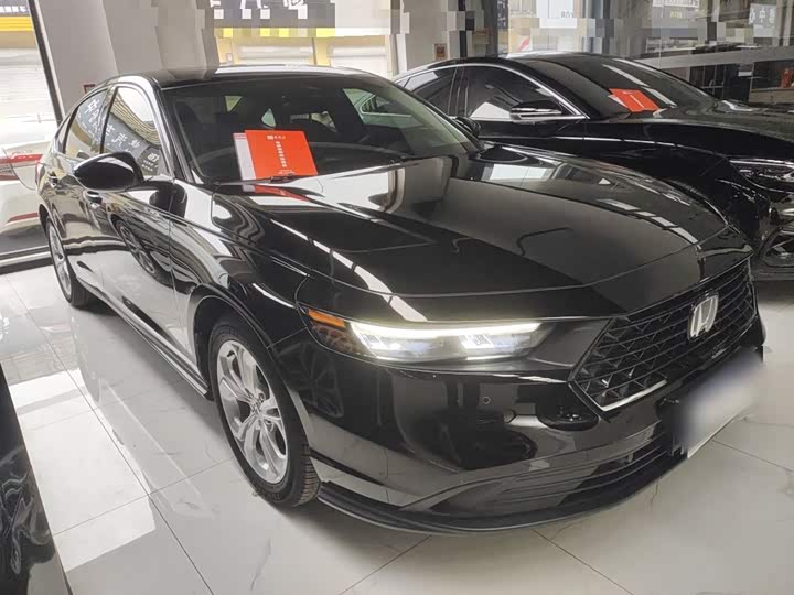 Фото 4 - Honda Accord