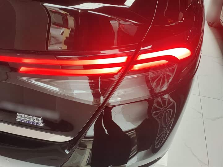 Фото 8 - Honda Accord