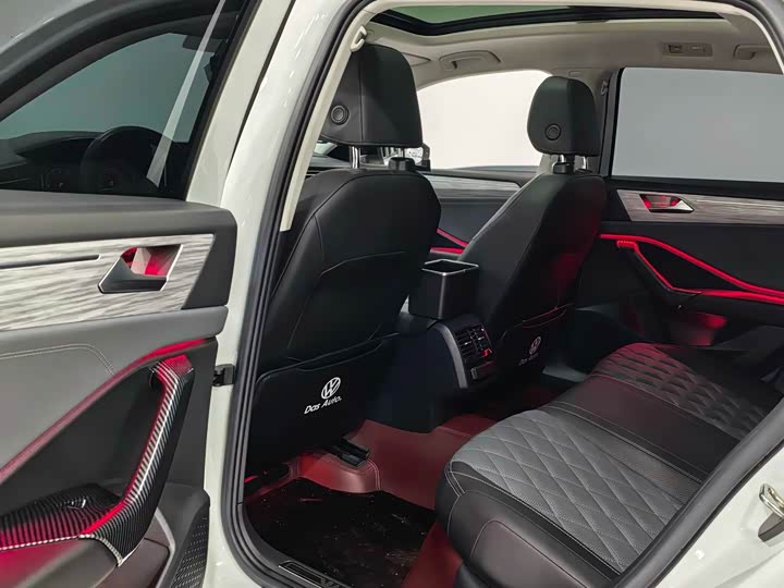 Фото 11 - Volkswagen Sagitar L