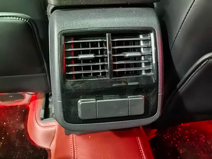 Фото 12 - Volkswagen Sagitar L